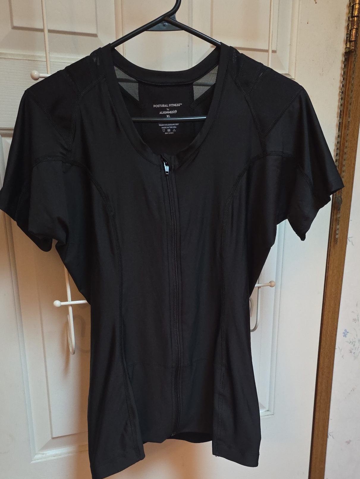 Postural Fitness By Alignmed Black Zip-Front Women's Top